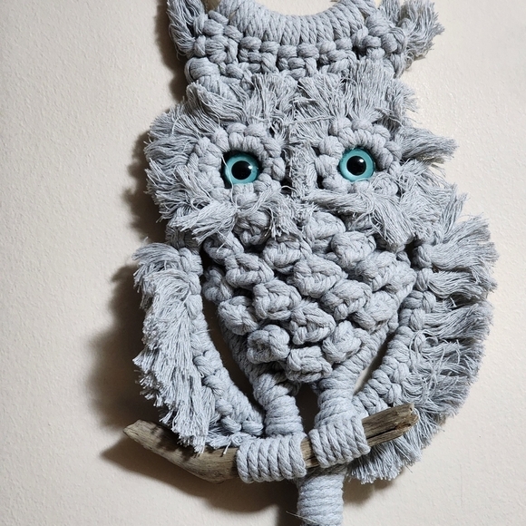 Rustic hand-made macrame wall hanging  owl decor color grey - Picture 2 of 3